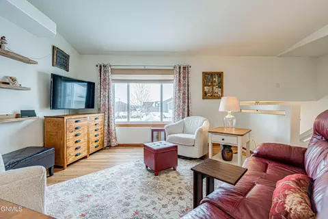 2803 10 Ave SE, Mandan, ND 58554 photo 23