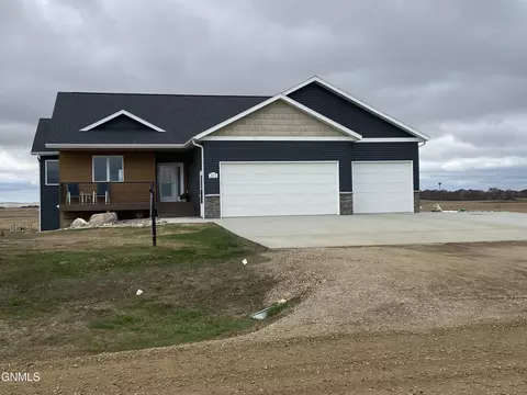 4535 Trailblazer Loop, Mandan, ND 58554