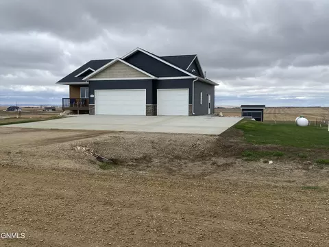 4535 Trailblazer Loop, Mandan, ND 58554 photo 57