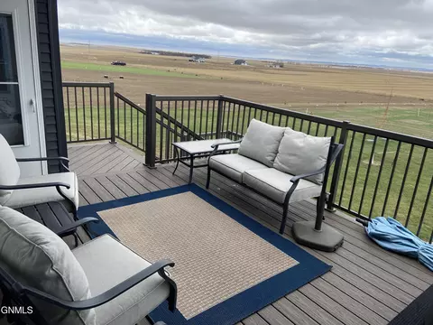 4535 Trailblazer Loop, Mandan, ND 58554 photo 5