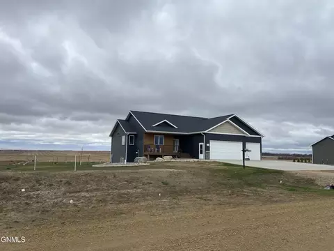 4535 Trailblazer Loop, Mandan, ND 58554 photo 52