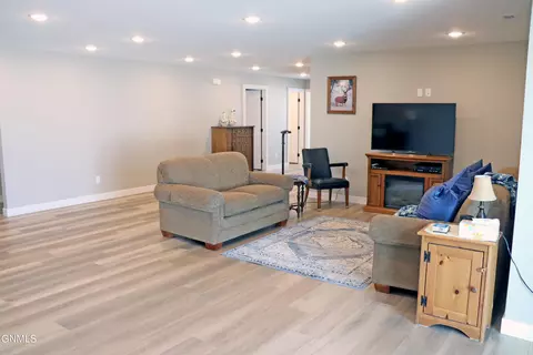 4535 Trailblazer Loop, Mandan, ND 58554 photo 36