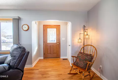 1210 N 4th St, Bismarck, ND 58501 photo 4