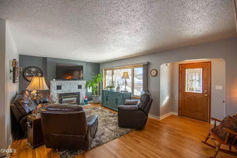 1210 N 4th St, Bismarck, ND 58501 photo 2