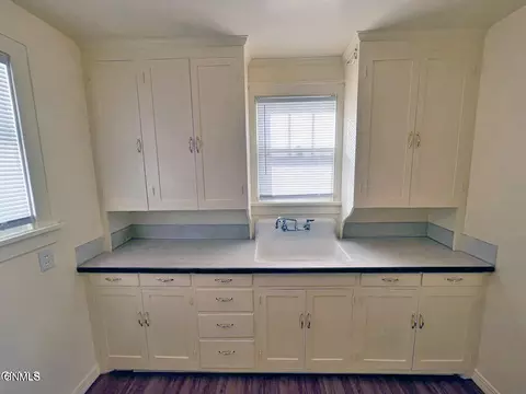 206 9th Ave NE, Mandan, ND 58554 photo 4