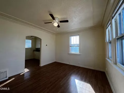 206 9th Ave NE, Mandan, ND 58554 photo 3