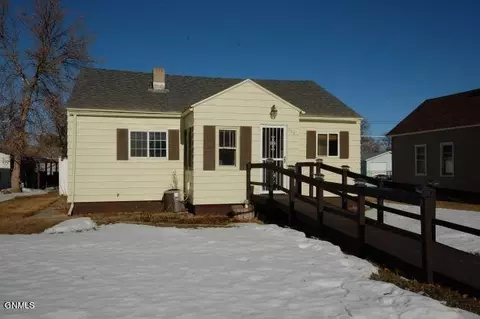 708 2nd St NE, Sidney, MT 59270 photo 1