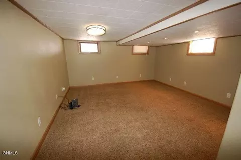 708 2nd St NE, Sidney, MT 59270 photo 20