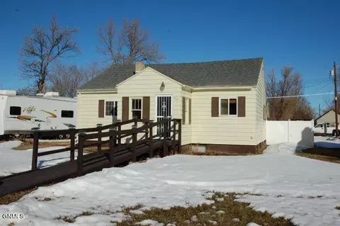 708 2nd St NE, Sidney, MT 59270 photo 2