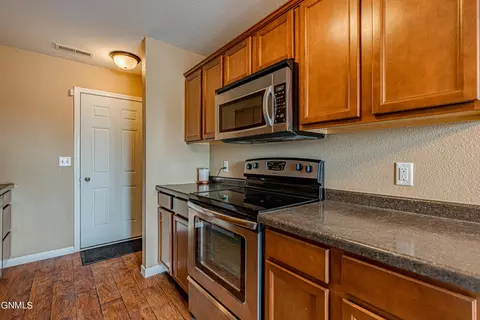 812 E Lasalle Dr, Bismarck, ND 58503 photo 3