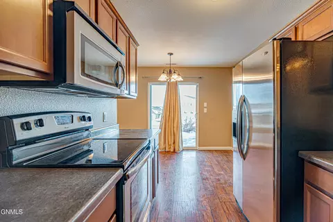812 E Lasalle Dr, Bismarck, ND 58503 photo 10