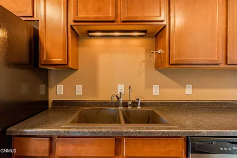 812 E Lasalle Dr, Bismarck, ND 58503 photo 8