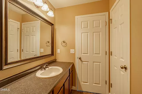 812 E Lasalle Dr, Bismarck, ND 58503 photo 29
