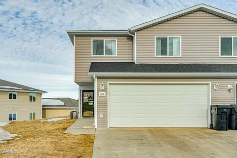 812 E Lasalle Dr, Bismarck, ND 58503 photo 1