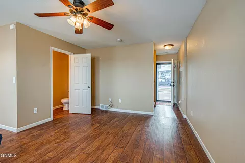 812 E Lasalle Dr, Bismarck, ND 58503 photo 17