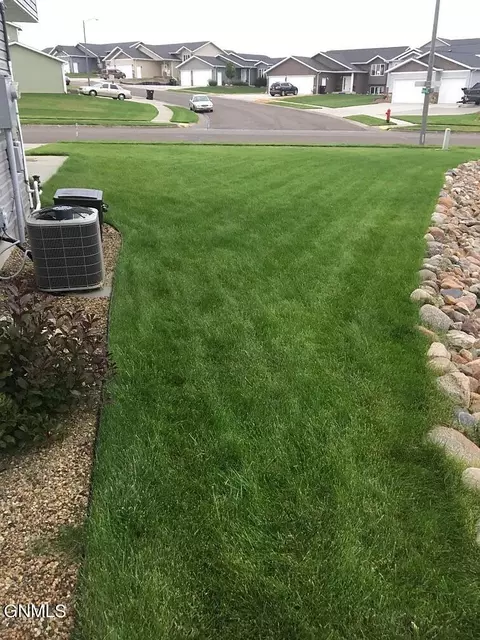 812 E Lasalle Dr, Bismarck, ND 58503 photo 49