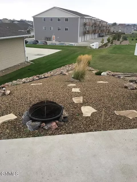 812 E Lasalle Dr, Bismarck, ND 58503 photo 42