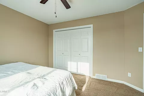 812 E Lasalle Dr, Bismarck, ND 58503 photo 33