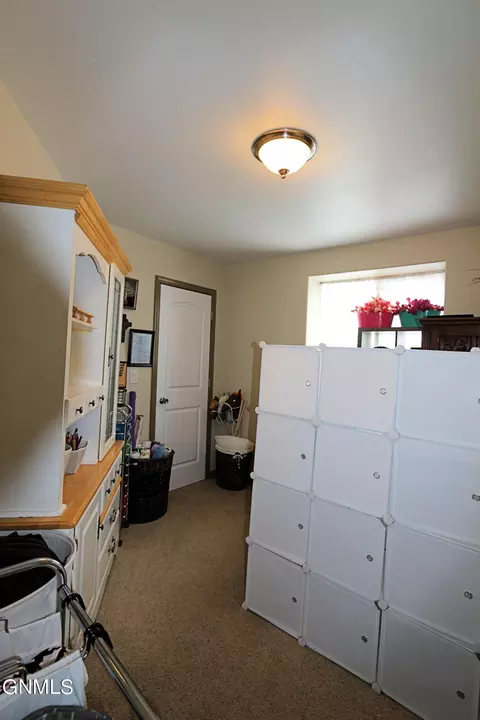 5810 Anna Ave, Williston, ND 58801 photo 30