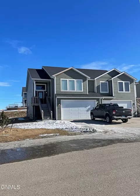 5810 Anna Ave, Williston, ND 58801 photo 2
