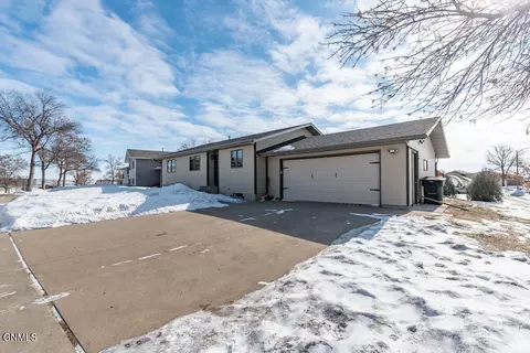 3401 Breen Dr, Bismarck, ND 58501 photo 3