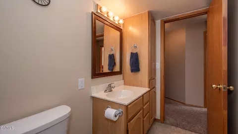 3104 Hampton St, Bismarck, ND 58504 photo 27