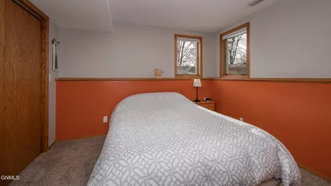 3104 Hampton St, Bismarck, ND 58504 photo 30
