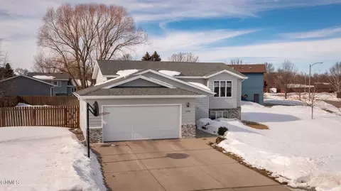 3104 Hampton St, Bismarck, ND 58504 photo 33