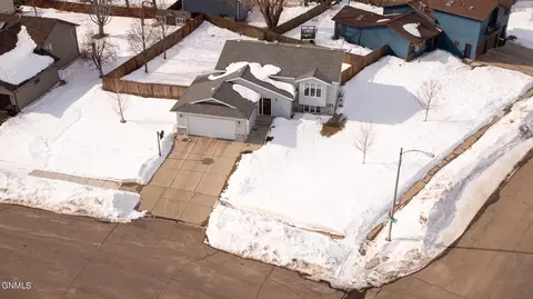 3104 Hampton St, Bismarck, ND 58504 photo 39