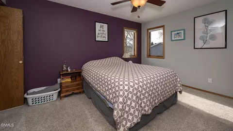 3104 Hampton St, Bismarck, ND 58504 photo 12
