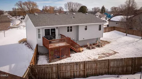 3104 Hampton St, Bismarck, ND 58504 photo 36