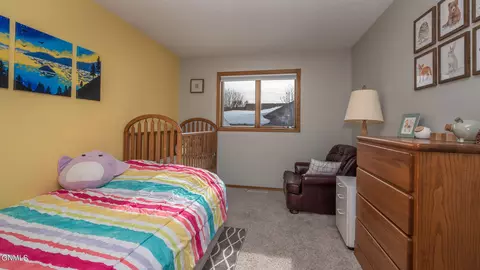 3104 Hampton St, Bismarck, ND 58504 photo 17