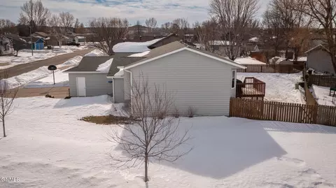 3104 Hampton St, Bismarck, ND 58504 photo 35