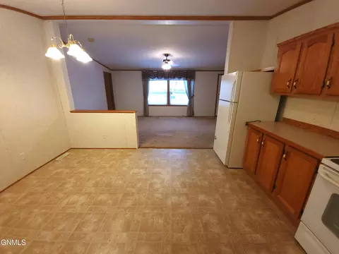 301 2nd St, Mott, ND 58646 photo 6