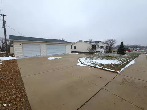 301 2nd St, Mott, ND 58646 photo 2