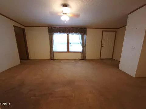 301 2nd St, Mott, ND 58646 photo 8
