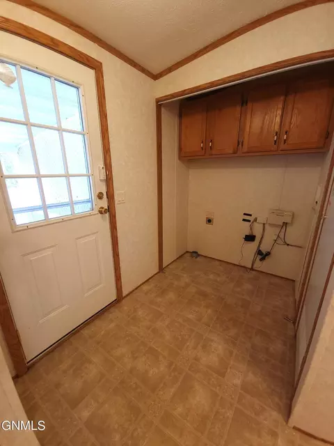 301 2nd St, Mott, ND 58646 photo 5