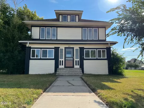 224 W Street St W, Ray, ND 58849