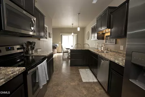 4363 Cumberland Loop, Bismarck, ND 58503 photo 11