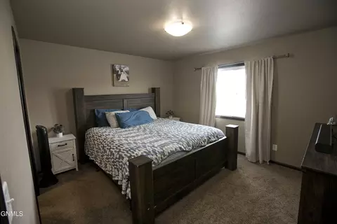 4363 Cumberland Loop, Bismarck, ND 58503 photo 16
