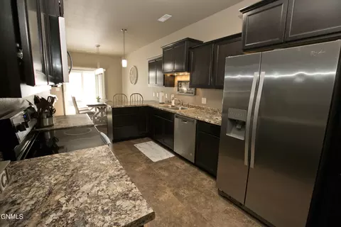 4363 Cumberland Loop, Bismarck, ND 58503 photo 10