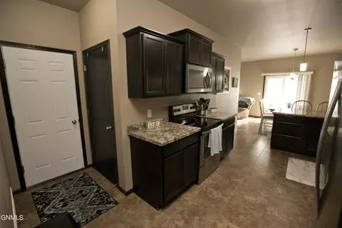 4363 Cumberland Loop, Bismarck, ND 58503 photo 15