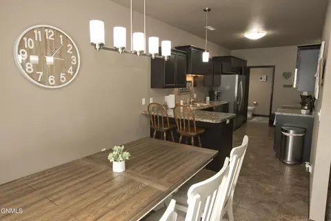 4363 Cumberland Loop, Bismarck, ND 58503 photo 5