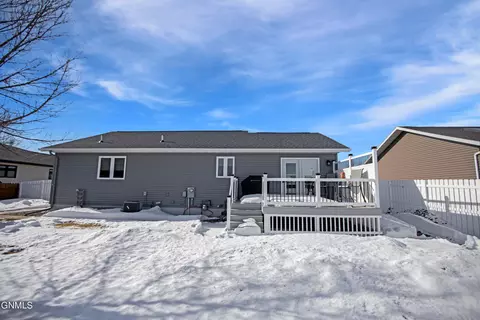 2310 18th Cir W, Williston, ND 58801 photo 33