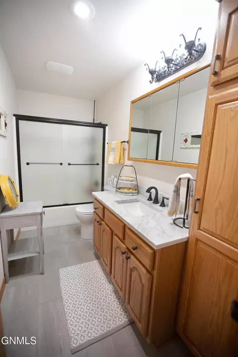 2310 18th Cir W, Williston, ND 58801 photo 17