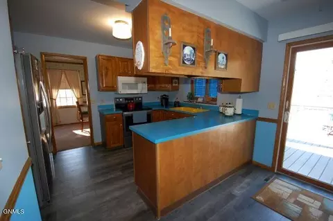 1049 Safflower Ln, Sidney, MT 59270 photo 9