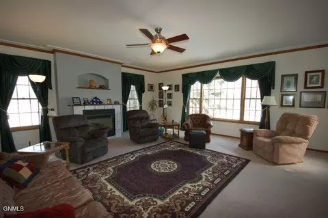 1049 Safflower Ln, Sidney, MT 59270 photo 4