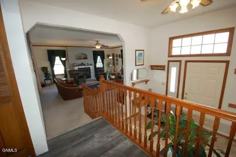 1049 Safflower Ln, Sidney, MT 59270 photo 3