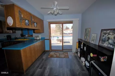 1049 Safflower Ln, Sidney, MT 59270 photo 12