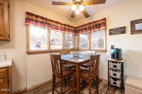 1409 E Divide Ave, Bismarck, ND 58501 photo 11